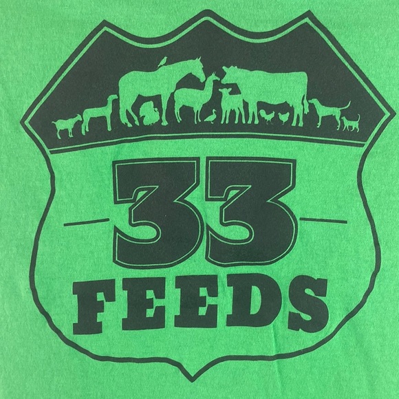 Gildan Other - 33 Feeds T Shirt Size S